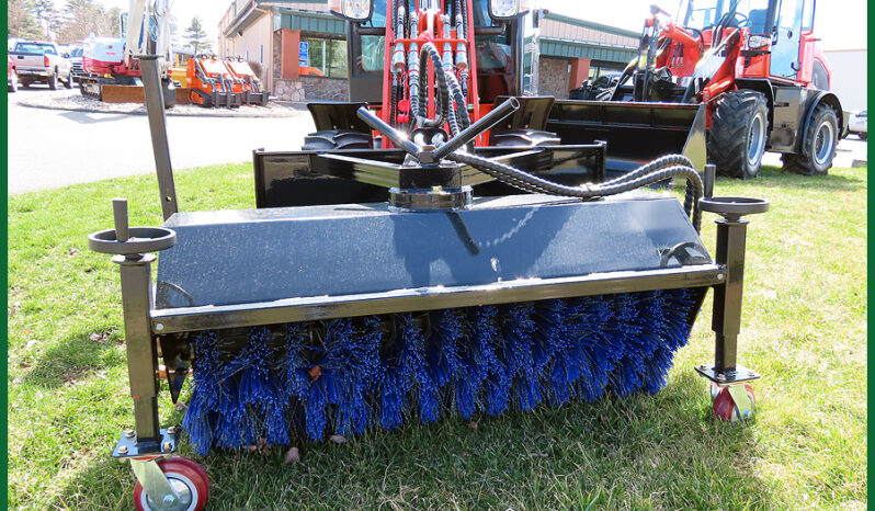 SMALL WHEEL LOADERS—ER406 with brush attachement full