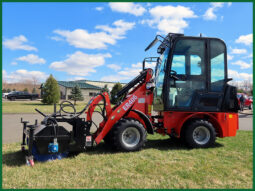 SMALL WHEEL LOADERS—ER406 with brush attachement